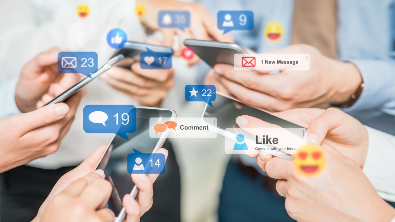 La veille sur les réseaux sociaux : définition & enjeux La veille sur les réseaux sociaux : définition & enjeux
