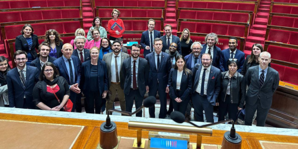 Adoption de la loi influenceurs : retour sur une success story législative Made In France Adoption de la loi influenceurs : retour sur une success story législative Made In France